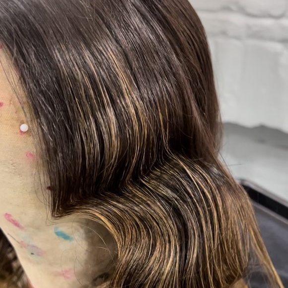 Luxurious Wavy Ombre Hair Wig in Brown and Blonde - Picture 6 of 7